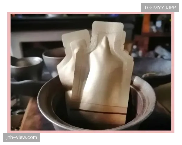 丁霞家的冰箱里居然塞满了能量胶，连饮料都喝电解质水