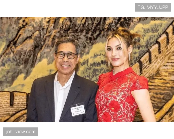 吕小军训练完啃鸡腿的样子,真不像拿奥运金牌的自律狂